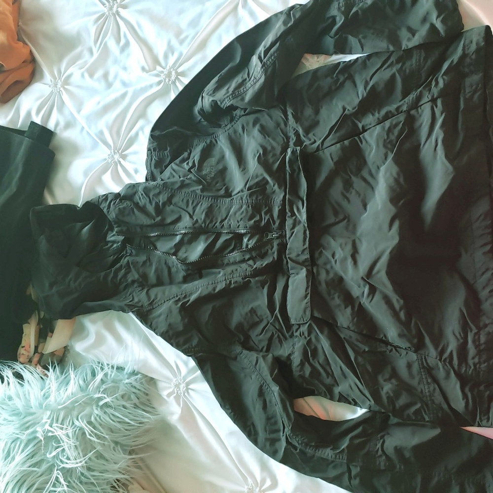 Women's North Face Pullover Light Jacket